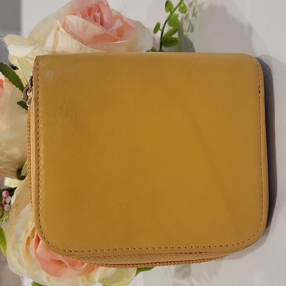 Authentic Fendi small compact wallet - Picture 2 of 12